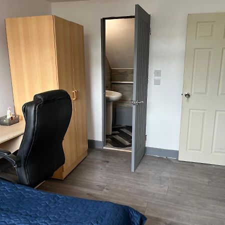 Budget Double En-Suite Bedroom Шефилд Екстериор снимка