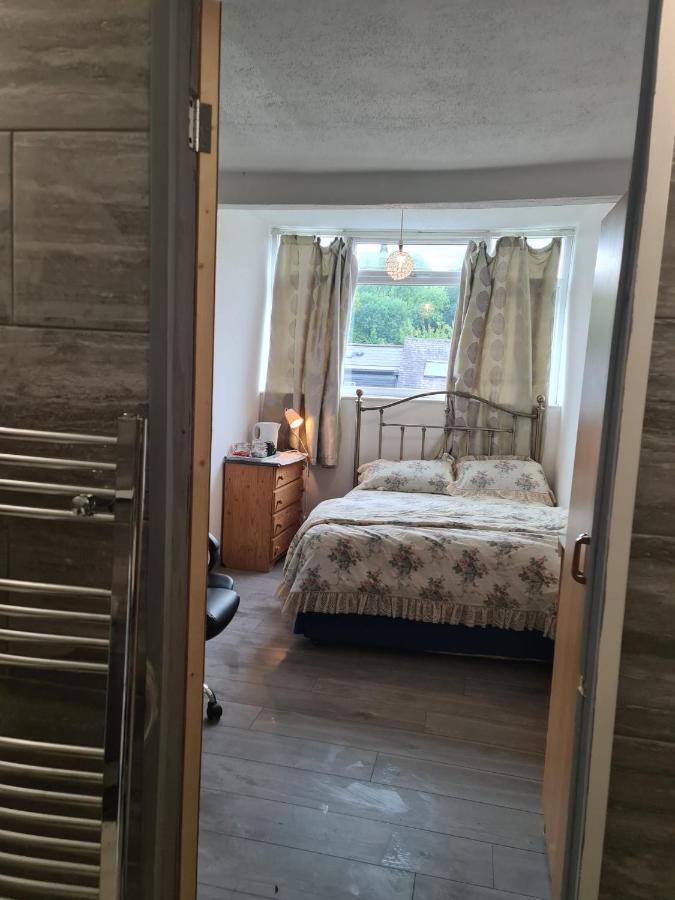 Budget Double En-Suite Bedroom Шефилд Екстериор снимка
