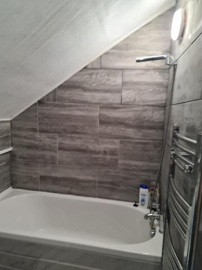 Budget Double En-Suite Bedroom Шефилд Екстериор снимка
