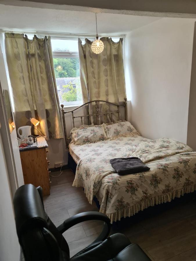 Budget Double En-Suite Bedroom Шефилд Екстериор снимка